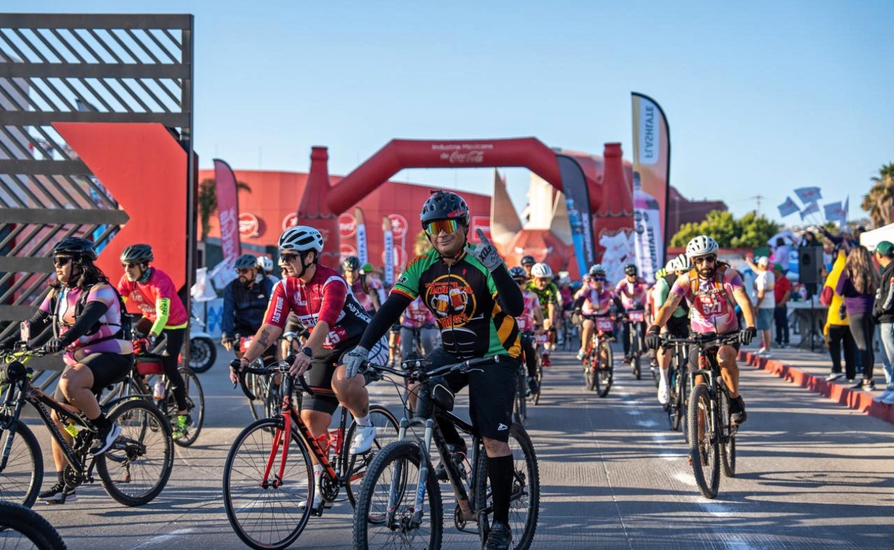 Participan más de 800 ciclistas en el Paseo Milton Cano; recaudan fondos para escuelas vulnerables