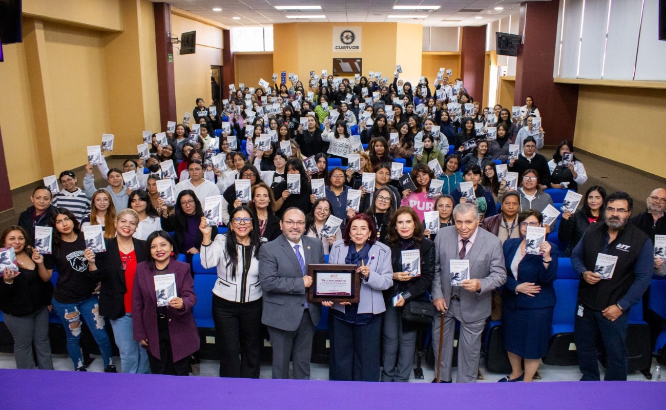 Como parte de la Semana de la Mujer, la Dra. Marina del Pilar Olmeda impartió una Conferencia Magistral a las estudiantes.
