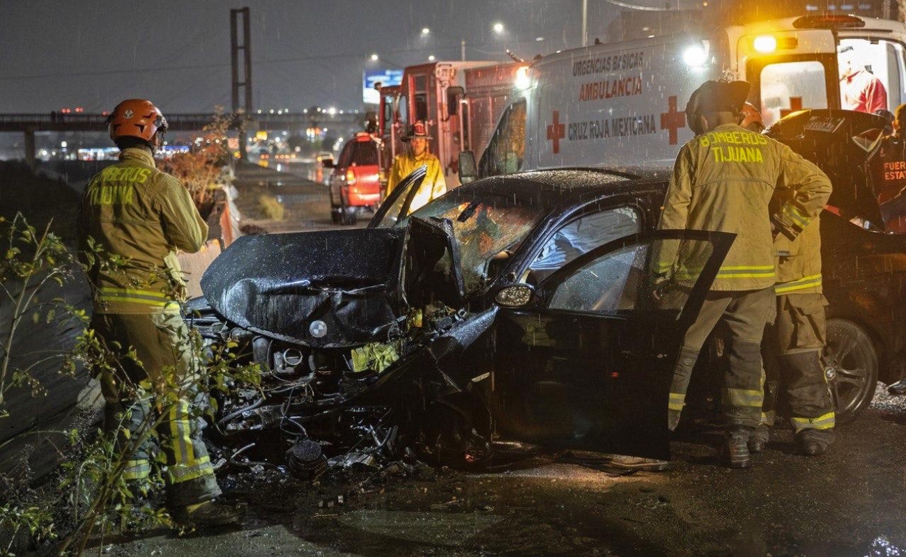 Aparatoso accidente deja a dos jóvenes lesionados en la Vía Rápida Oriente