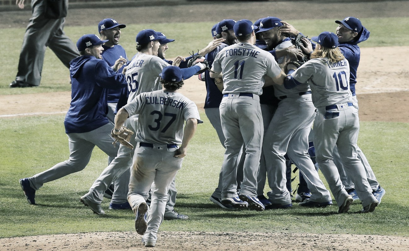 Los Dodgers de Los Ángeles esperan al ganador de la serien por el título de la Liga Americana.