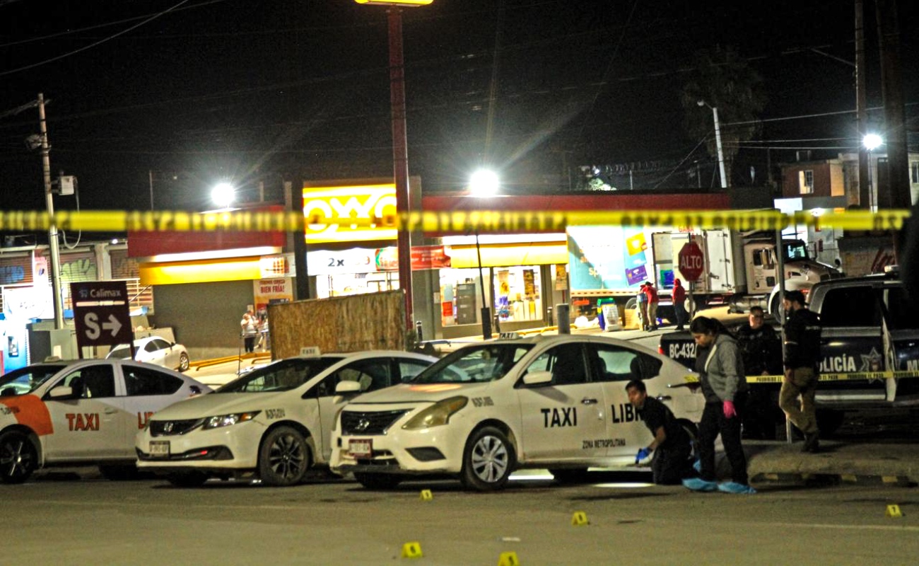 Atacan a balazos sitio de taxi en Villa del Campo; hay cuatro lesionados