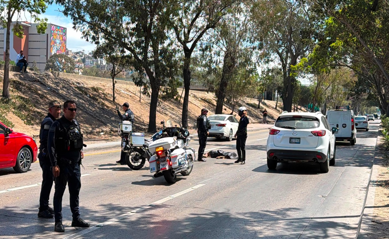 Muere peatón tras ser atropellado en la Vía Rápida Poniente