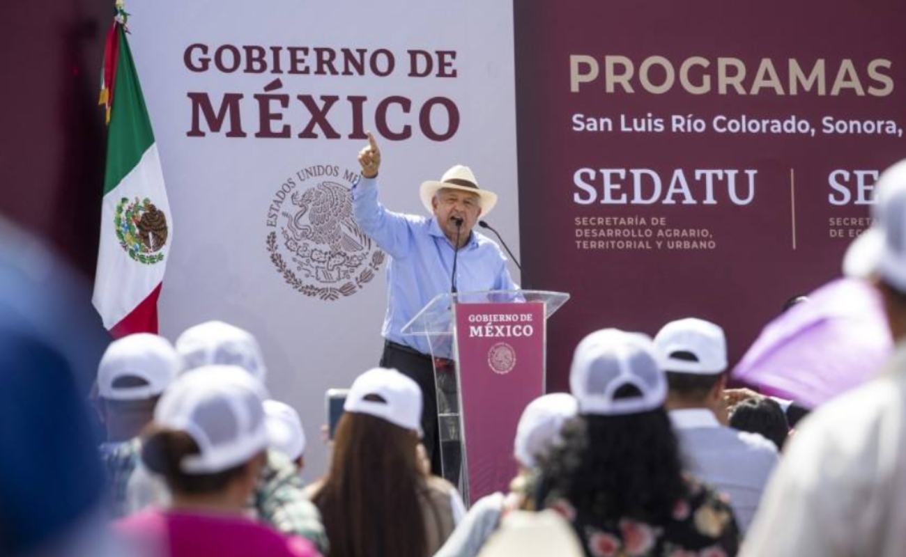 López Obrador arribó a Mexicali, de donde se trasladó hacia San Luis Río Colorado.
