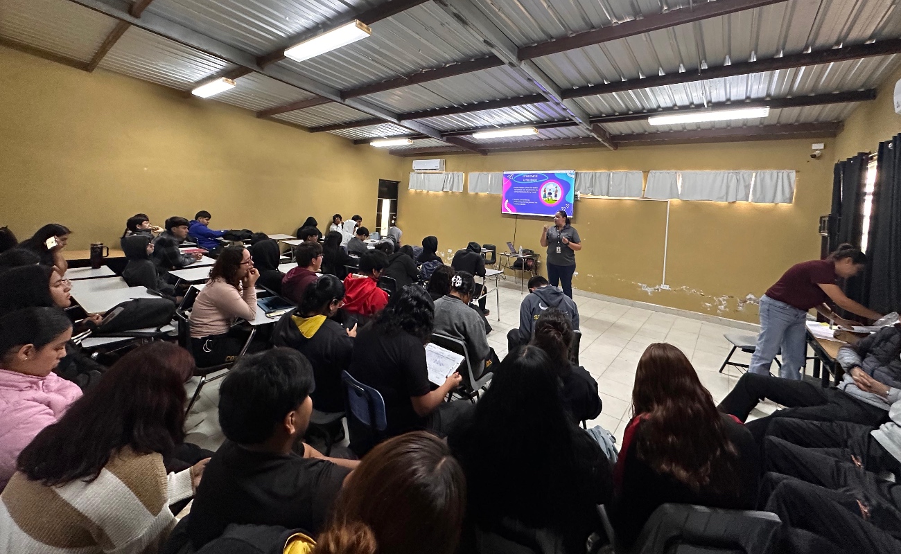 Jóvenes recibieron platica sobre “Autocuidado en Salud Mental para Adolescentes”.