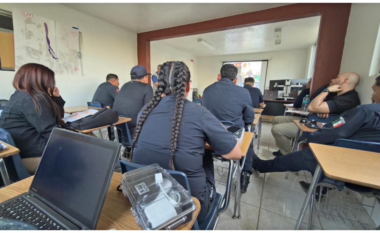 Capacita centro regulador de urgencias médicas a bomberos de Tecate