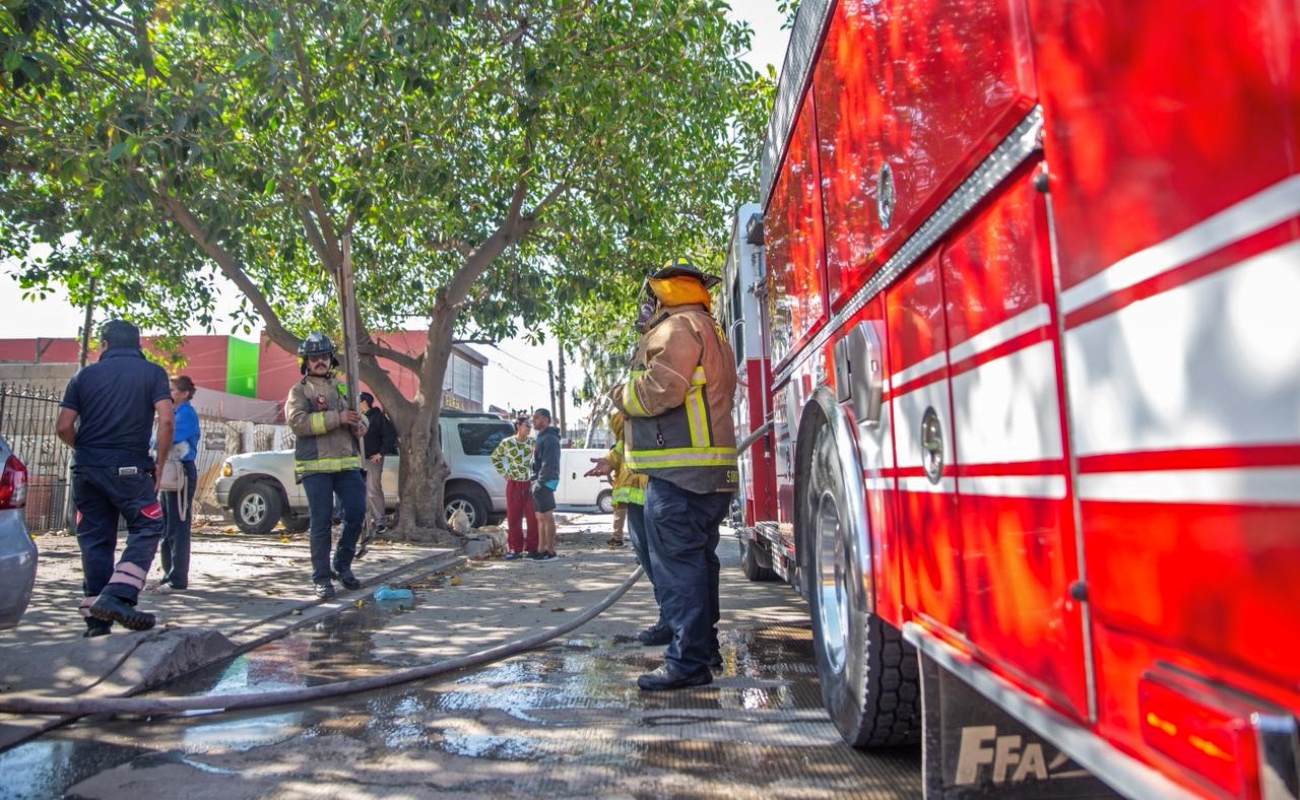Incendio deja daños totales en un departamento en la Nueva Tijuana