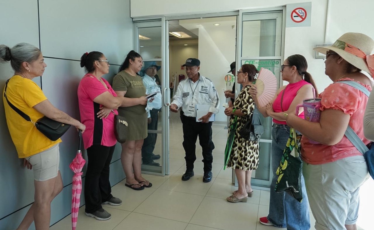 Advierten vecinos del Mariano Matamoros con tomar instalaciones de CFE si no regresa la luz