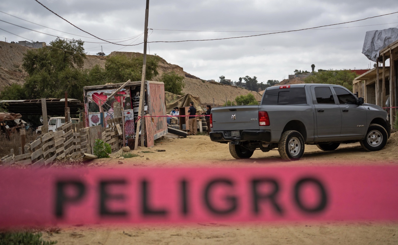 Asesinan a balazos a hombre dentro de vehículo en la Divina Providencia