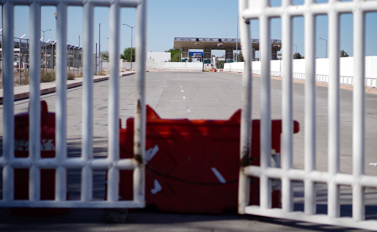 Cumplen tres días de bloqueo transportistas por retiro de visas B1, ya lo hacen en San Luis Río Colorado; Sigue Tijuana
