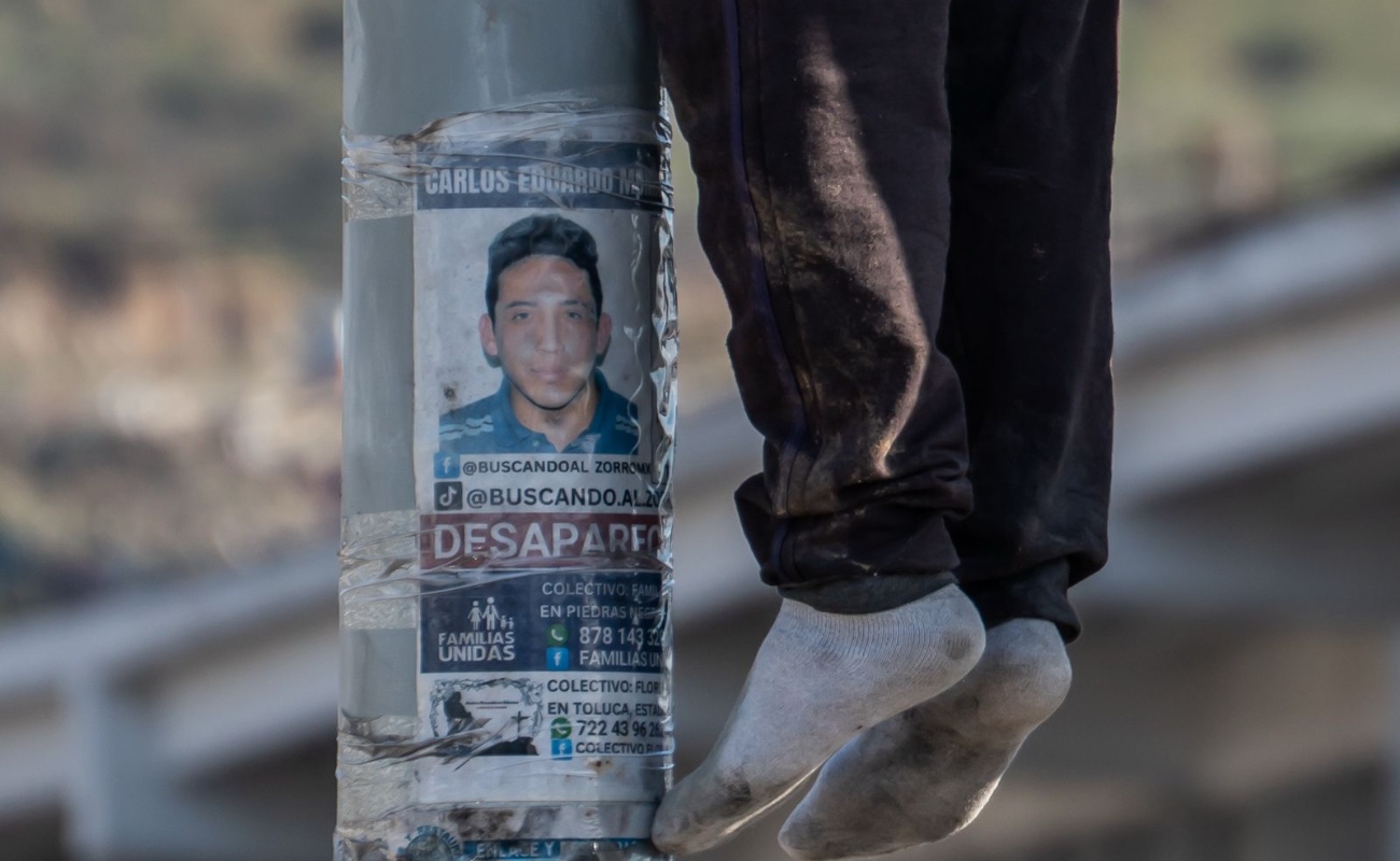 El cuerpo estaba suspendido de un poste de alumbrado público, en las inmediaciones de la Central Camionera, por la Vía Rápida Alamar.
