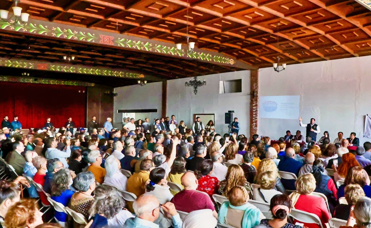 Se reúne Ismael Burgueño Ruiz con el colectivo ´Defendamos Playas de Tijuana´