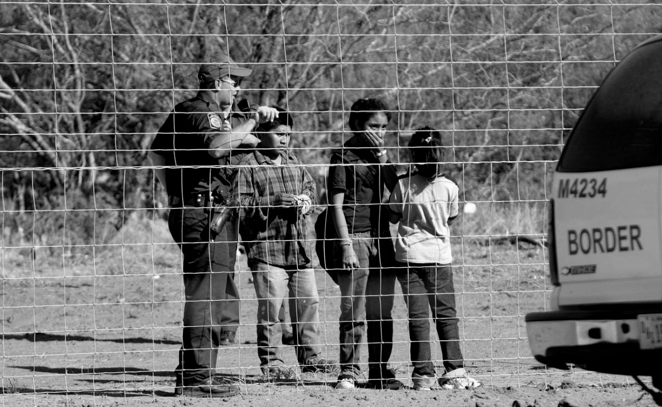 Por cada tres niños que viajan lo hacen también dos niñas, expuso el académico Miguel Antonio Meza Estrada.