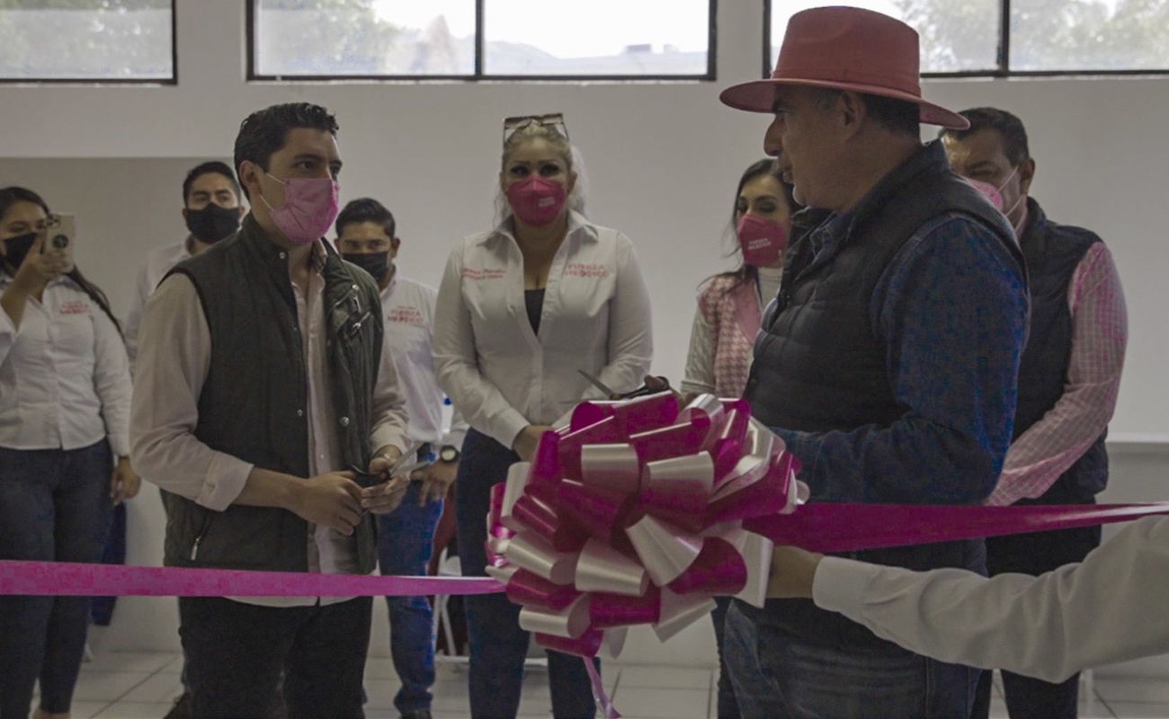 Luego de inaugurar las oficinas, Ojeda aseguró que la educación es un eje fundamental en su campaña y lo será en su gobierno.