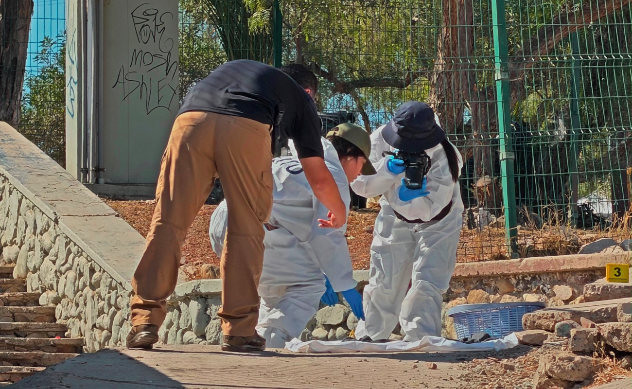 Dejan restos humanos y narcomanta en la colonia Reforma