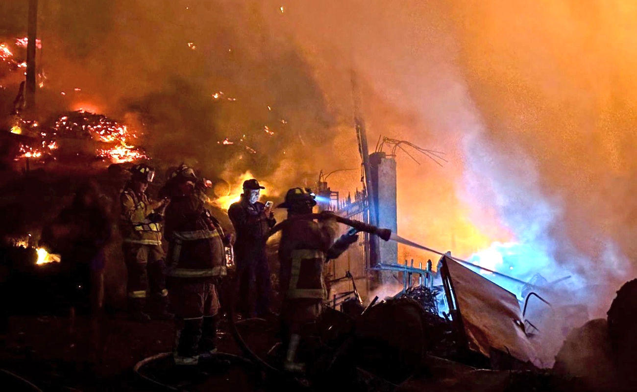 Incendio consume ocho viviendas en la colonia Rancho Las Flores