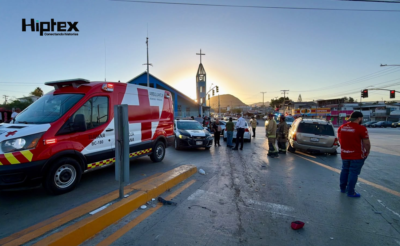 Carambola en Mariano Matamoros deja una adulta mayor lesionada; hay seis vehículos involucrados