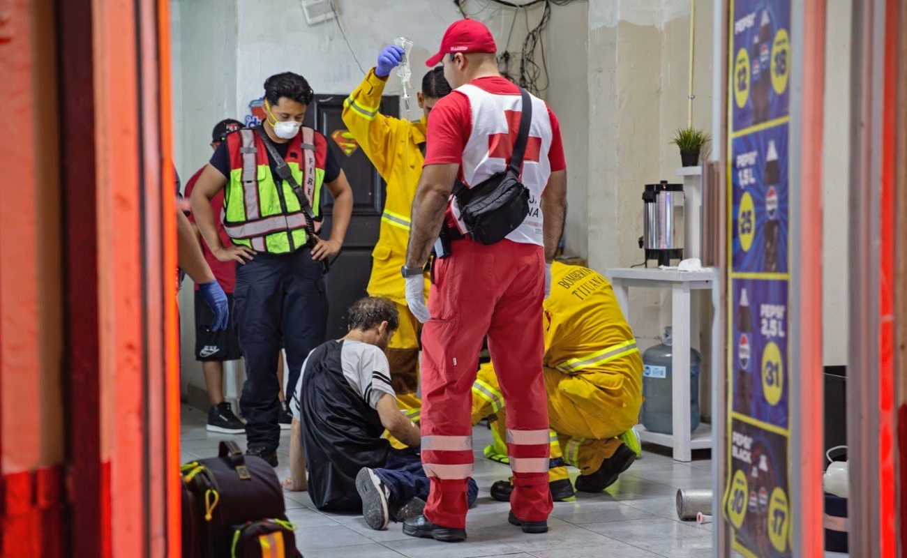 El hombre fue trasladado a un hospital tras ser estabilizado.