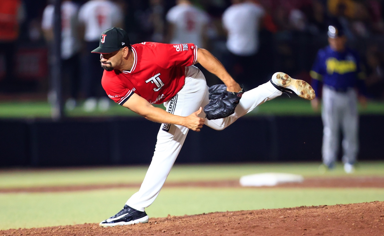 Una gran salida del nicaragüense Ronald Medrano le dió el triunfo a Rieleros para igualar la serie ante los astados en el Toros Mobil Park.