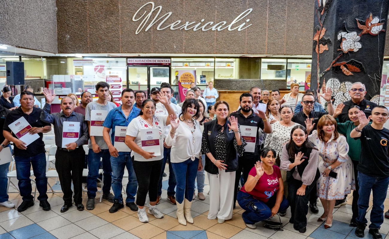 Garantizan patrimonio de familias con la entrega de títulos de propiedad en Mexicali