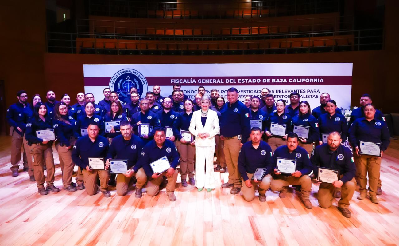 Reconocen a personal de la Fiscalía de Baja California por investigaciones relevantes