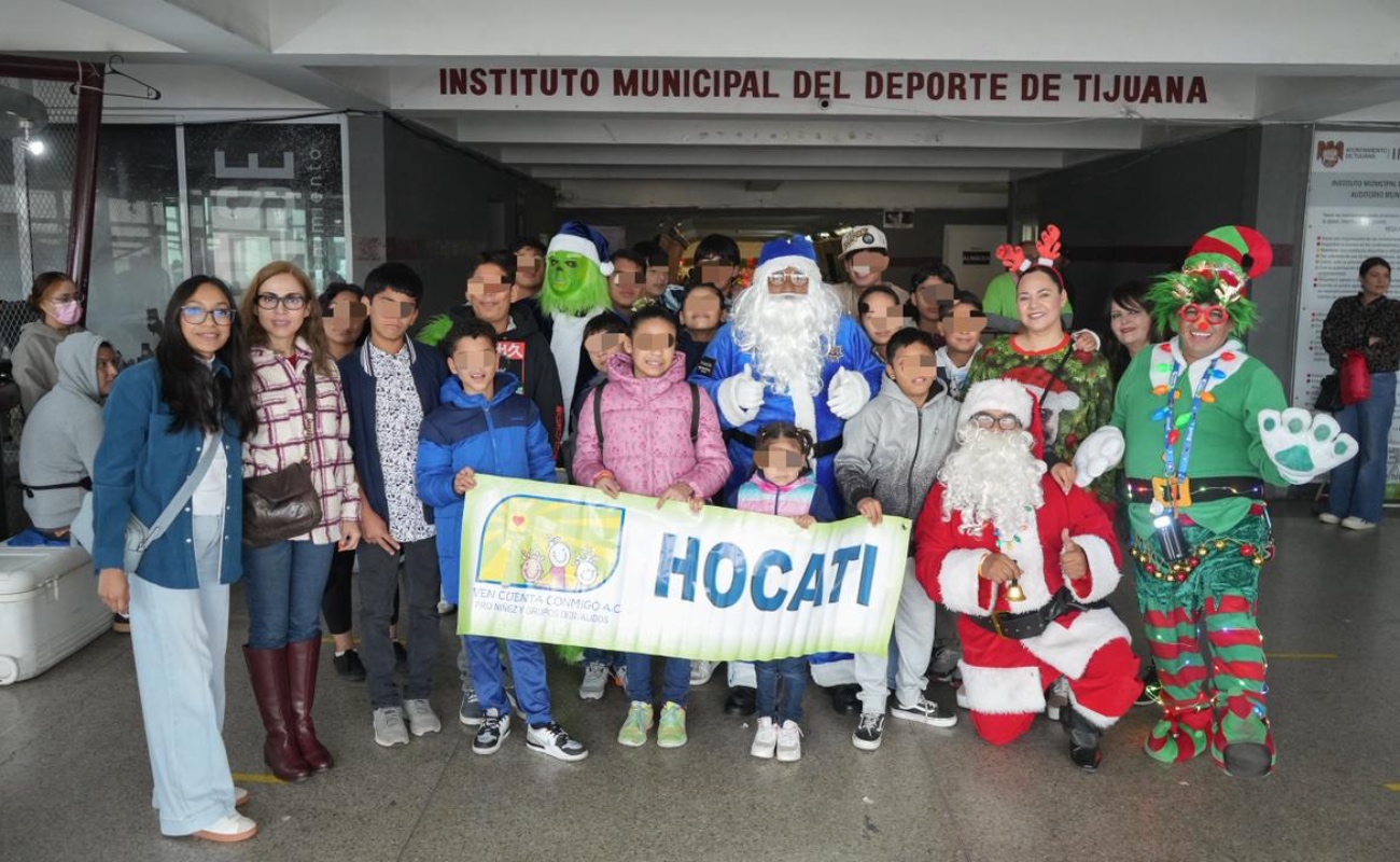 Celebra SSPCM fiestas navideñas con niñas, niños, de casas hogar