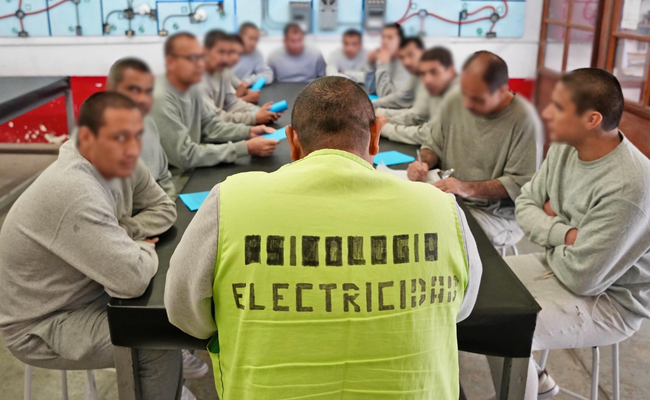 Inician en el centro penitenciario de Tijuana los talleres de electricidad para privados de la libertad