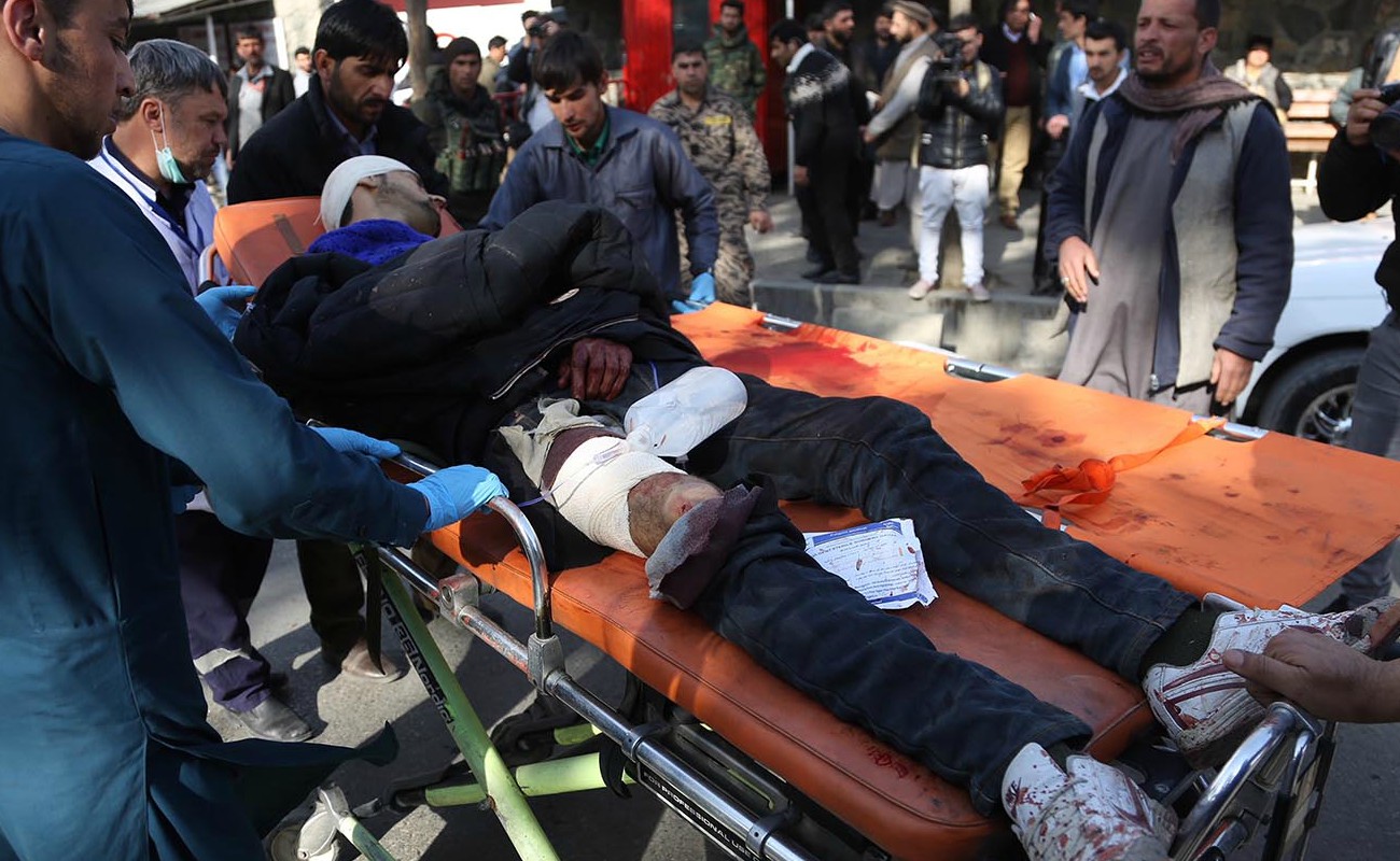Al menos 95 muertos dejó un atentado suicida en el centro de Kabul.