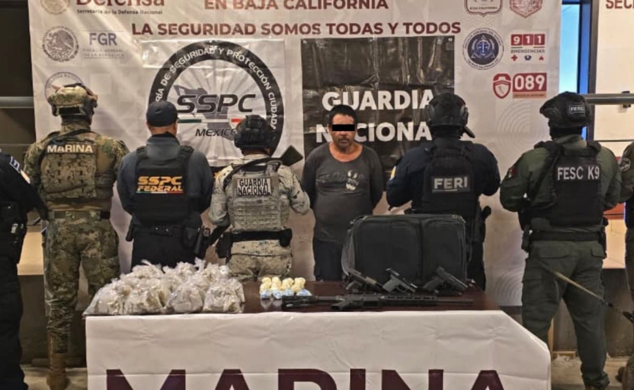 Cae sujeto con mini arsenal y droga en la colonia Murúa