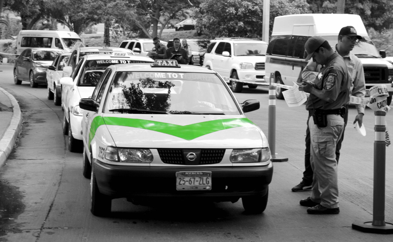 Durante el operativo, a los conductores de dichas unidades de transporte se les solicitó tarjeta de circulación.