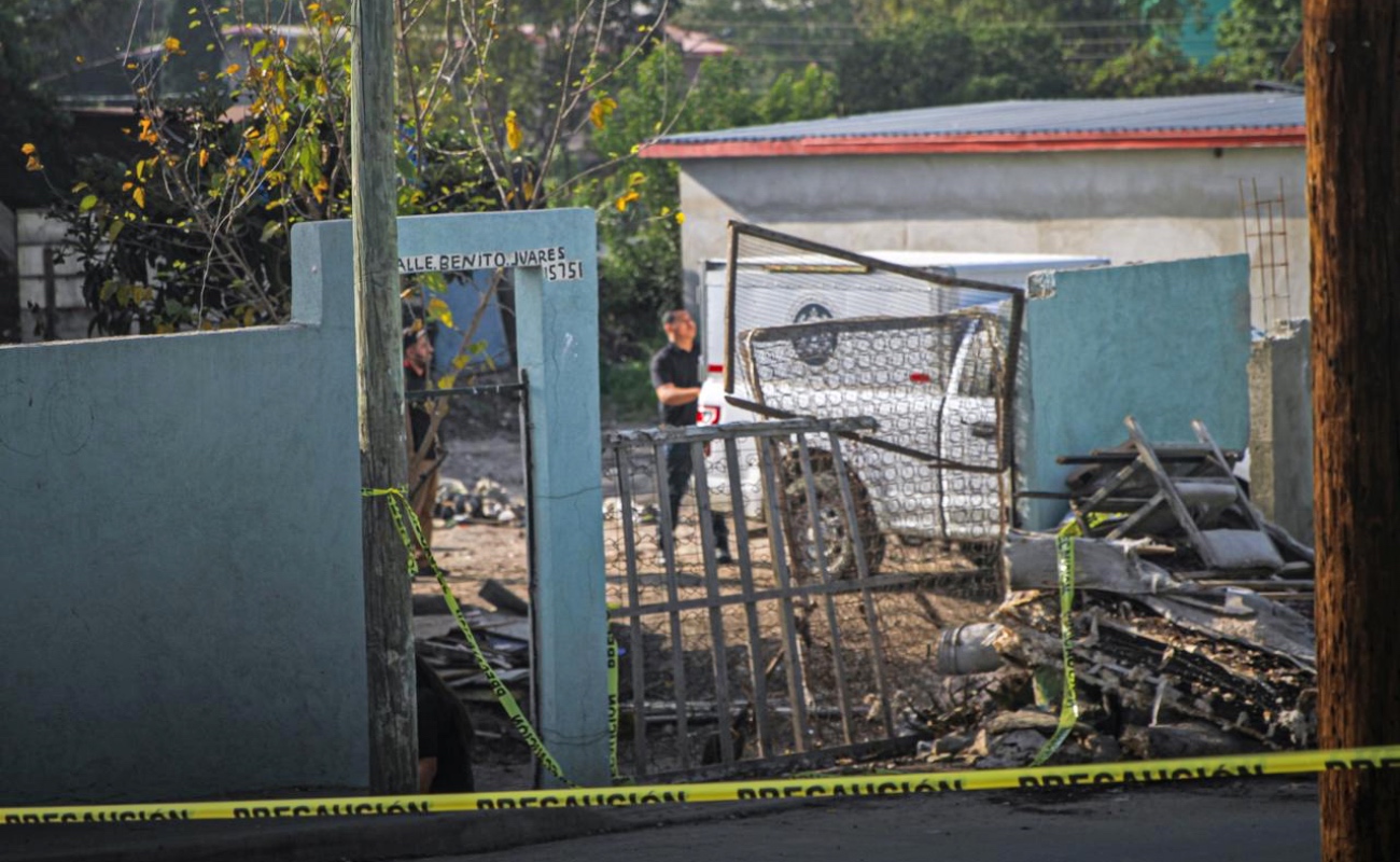 Ejecutan a un hombre en el patio de una casa