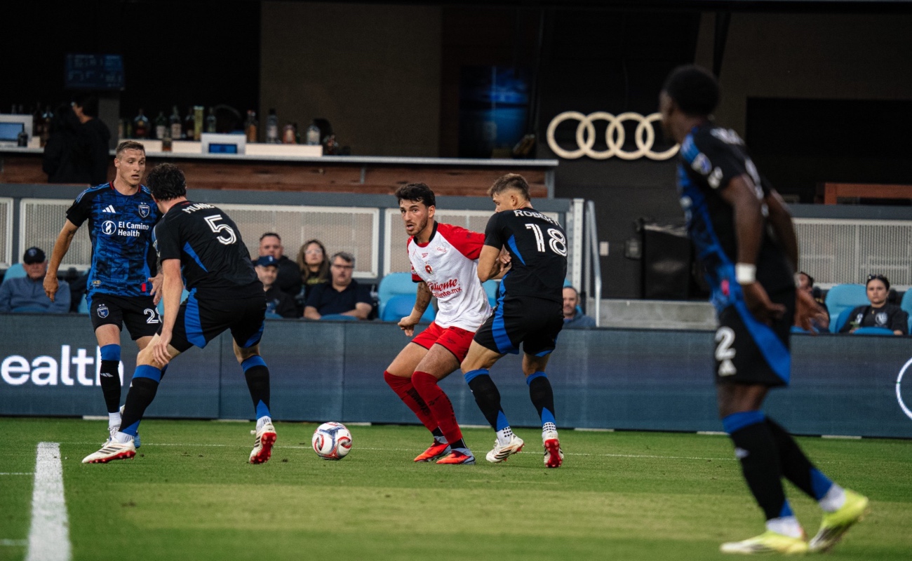 Con doblete de Adonis Preciado, el ‘Xolaje’ venció a los Earthquakes.