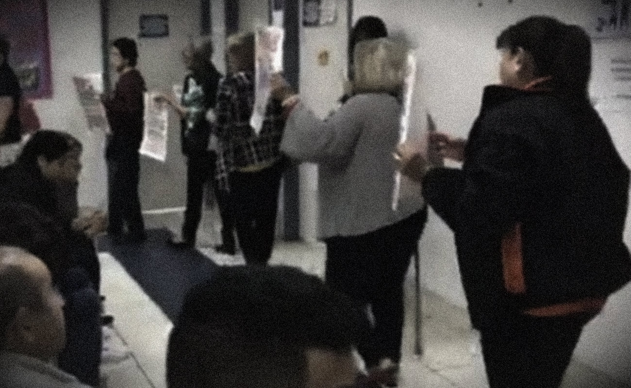 Maestros estatales jubilados y pensionados protestaron en silencio en Issstecali.