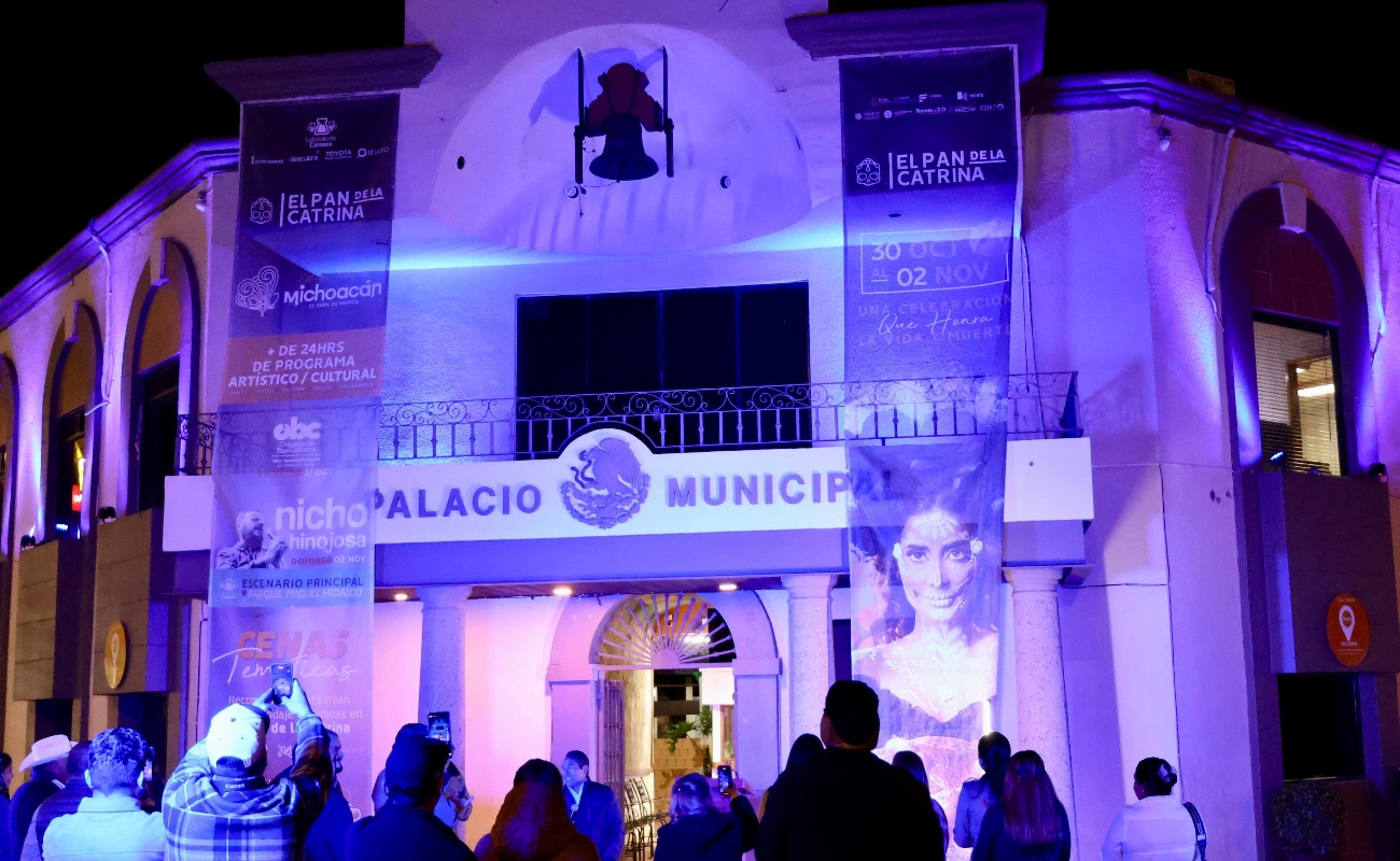 Tecate ilumina de azul su Palacio Municipal en conmemoración del Día Internacional del Hombre