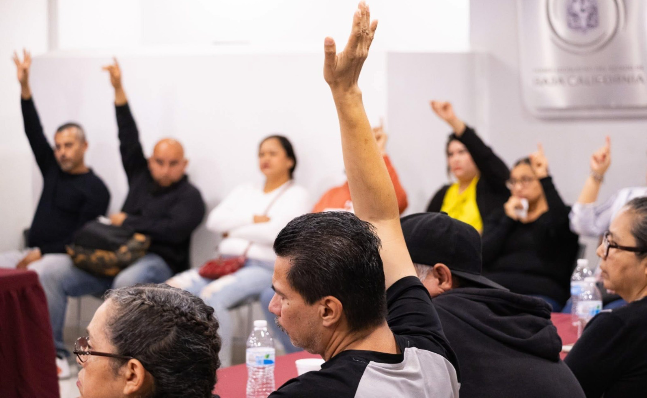 Se comprometió a gestionar apoyos laborales y de emprendimiento para las personas afectadas por el cierre de la planta en Mexicali.