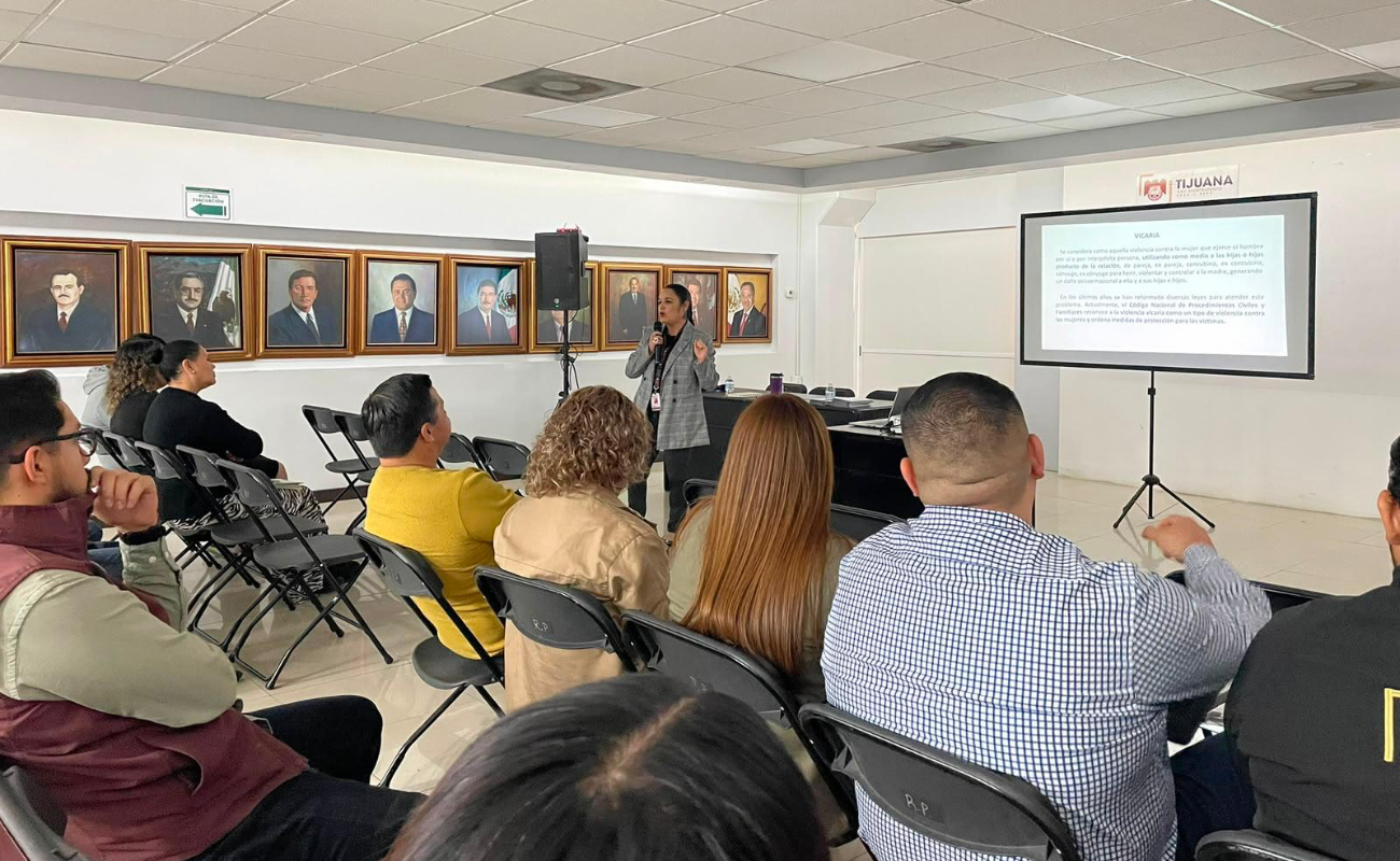 Fortalecen competencias laborales de más de 200 servidores públicos durante mayo en Tijuana