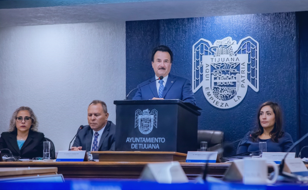 En sesión solemne de Cabildo, el alcalde Juan Manuel Gastélum rindió su último informe de gobierno.