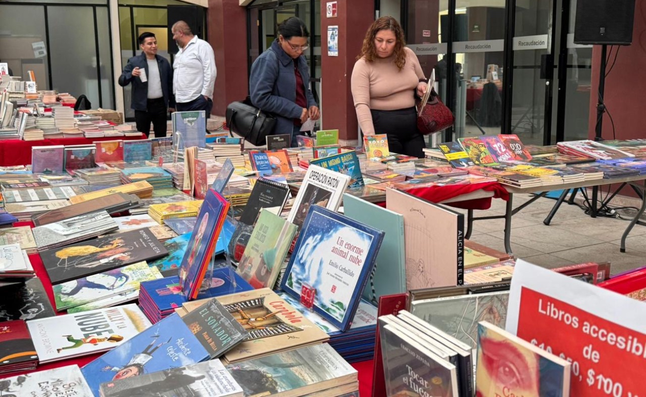 Con Tendido de Libros la FCE promueve la lectura en familias bajacalifornianas