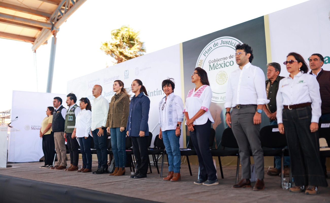 La mandataria se comprometió a regresar en seis meses.