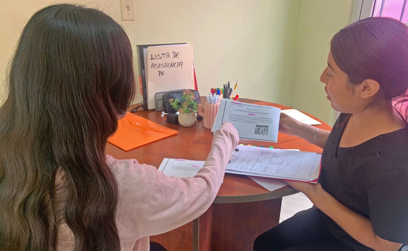 Las mujeres y niñas pueden recibir ayuda y orientación psicológica en los Centros Comunitarios de Salud Mental y Adicciones (CECOSAMA).