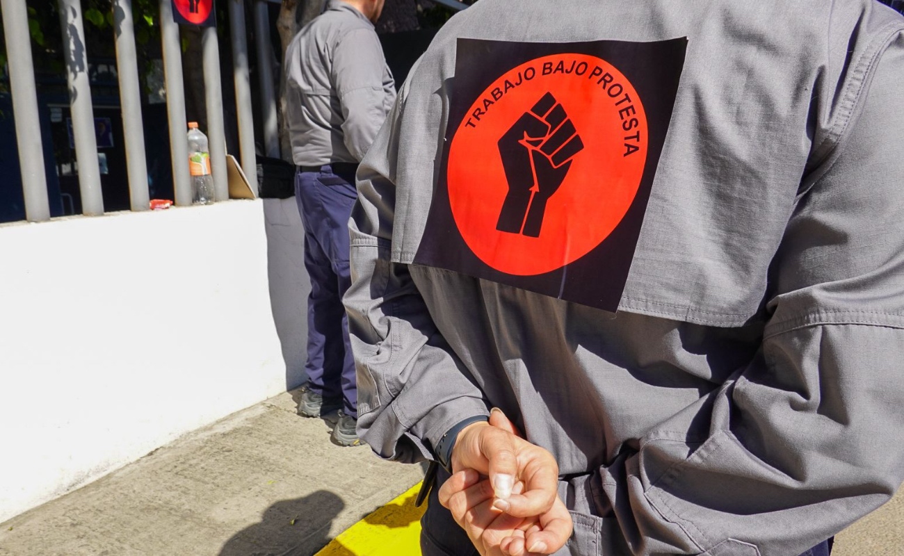 Trabajadores de Servicios Periciales en Tijuana se manifiestan; exigen mejores salarios y condiciones laborales
