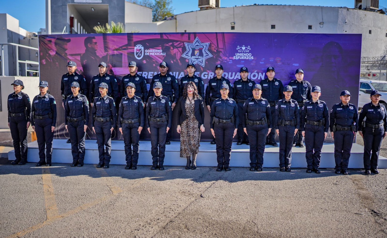 El Gobierno de Mexicali incorporó a 1,727 elementos de la DSPM al INFONAVIT, permitiéndoles acceder a vivienda.