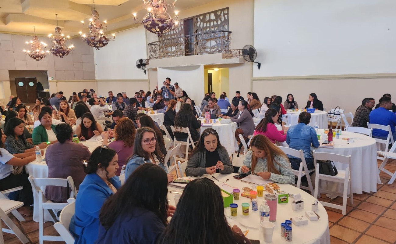 Promueve una educación de calidad, inclusiva y centrada en el aprendizaje significativo de los estudiantes.