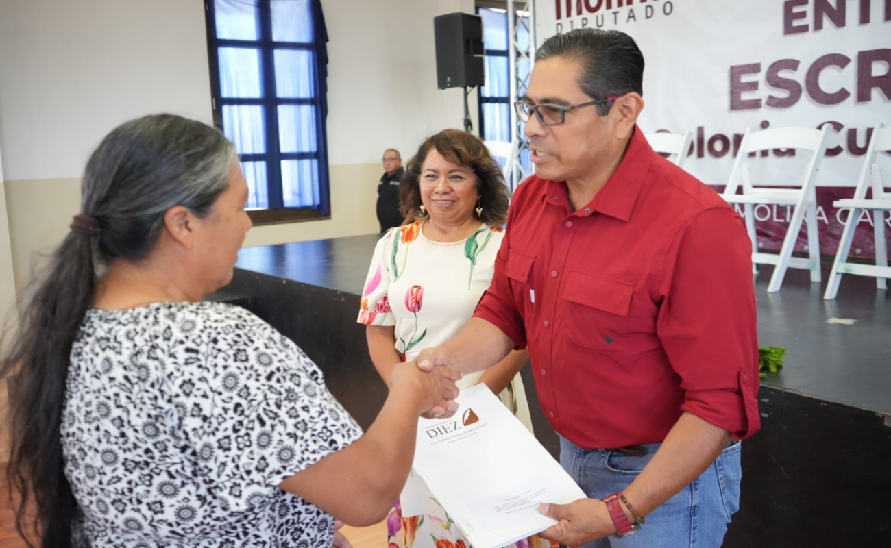 Familias de la colonia Progreso reciben certeza jurídica de su patrimonio con escrituras