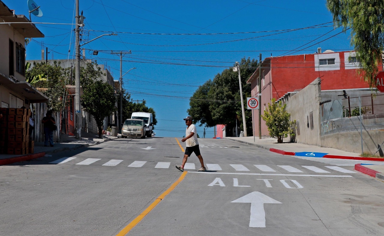 Supervisa alcalde obra de pavimentación en la colonia Mariano Matamoros Norte