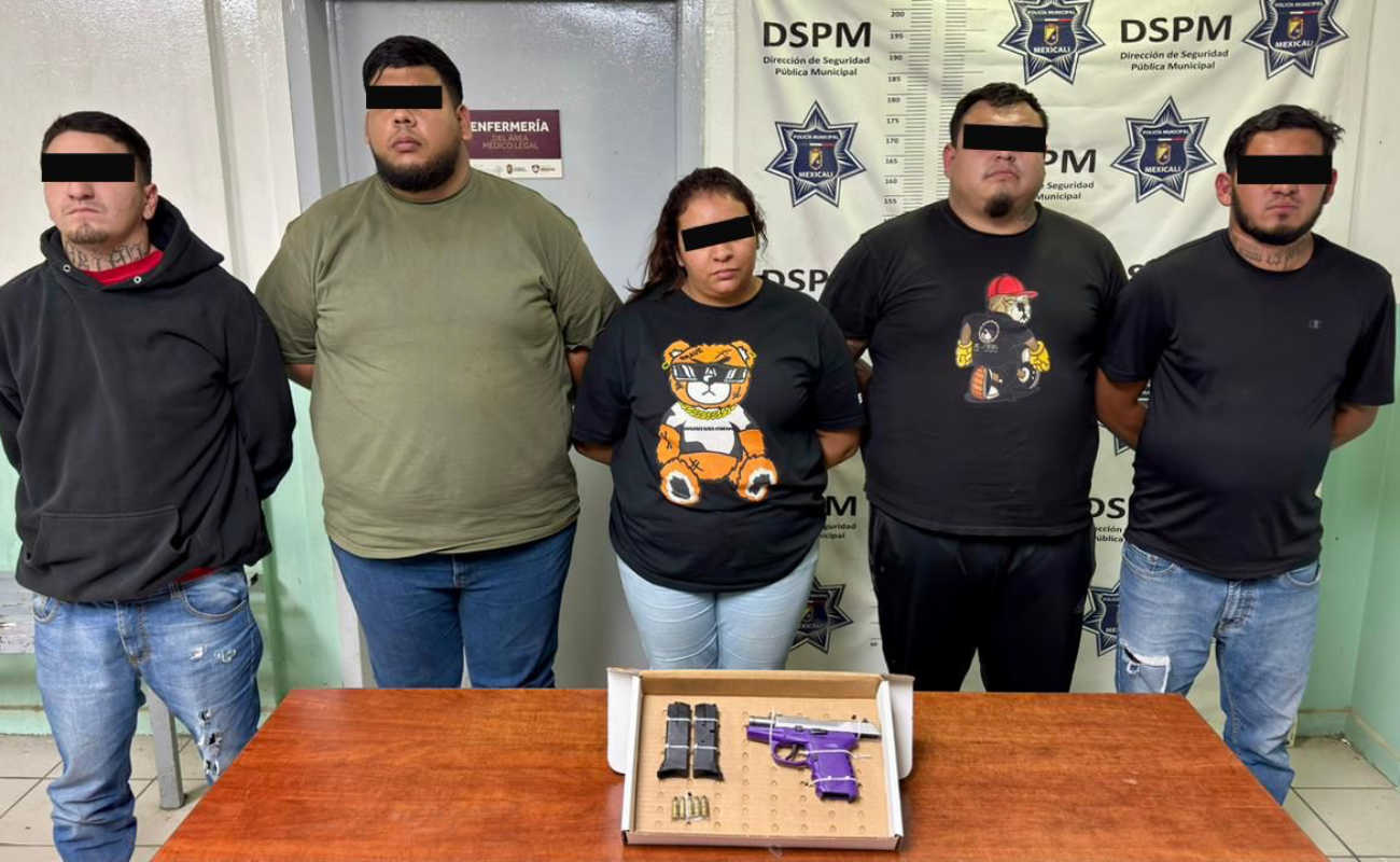 Detienen a cinco personas por portar arma de fuego tras reporte de amenazas