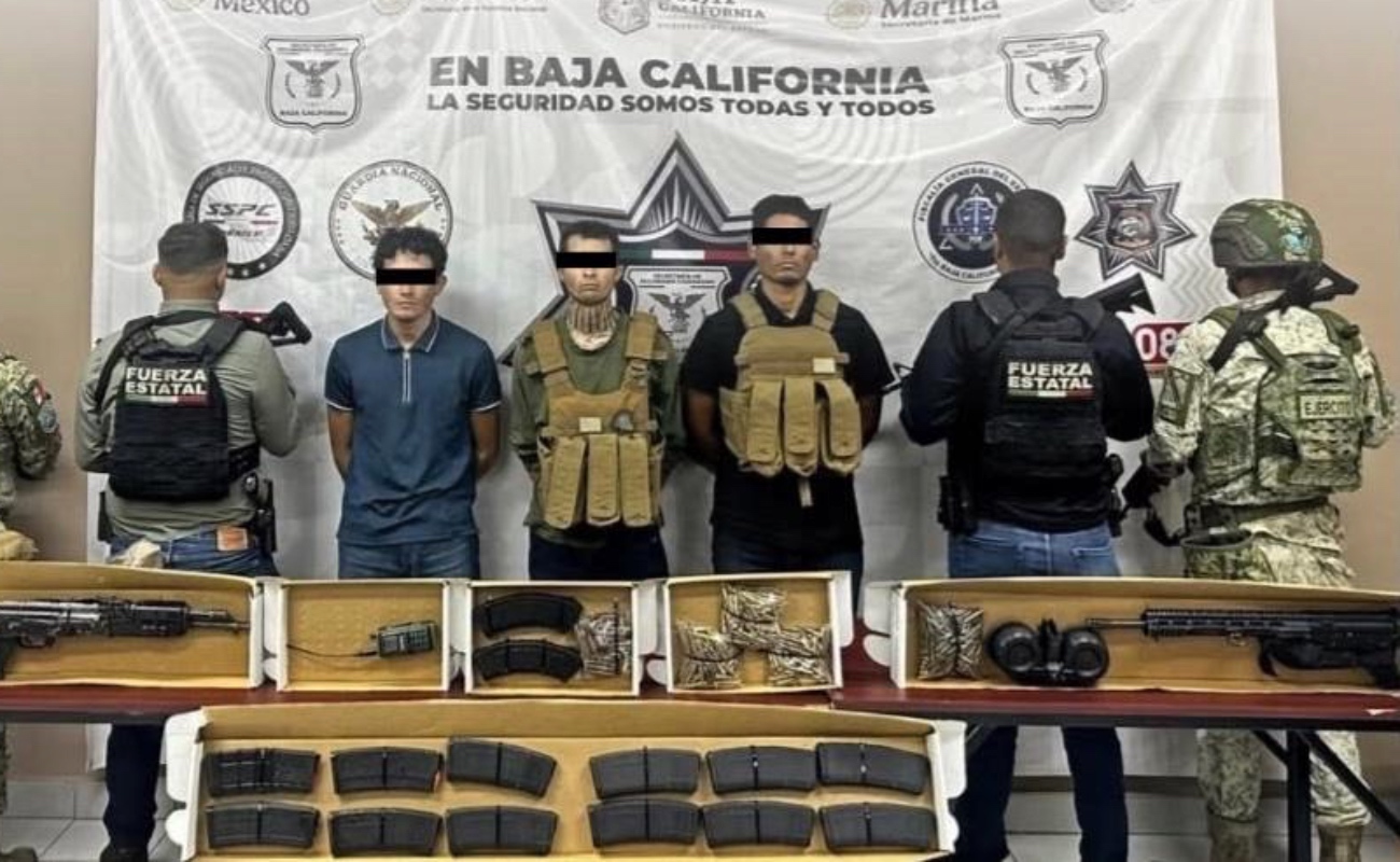 Los detenidos Francisco Ángel “N”, alias “El Peso Pluma” y/o “El Velo”; Alfredo Alexe “N”; y Héctor Daniel “N”.
