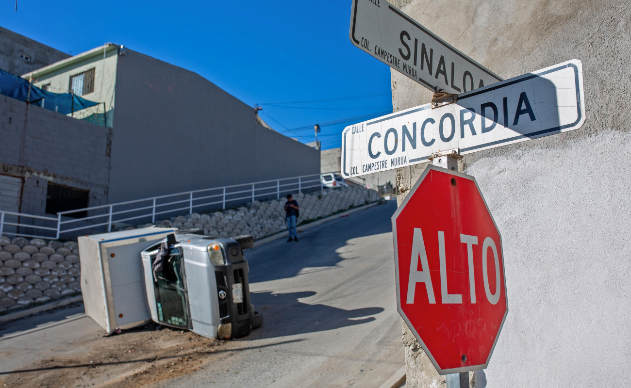 Volcadura deja derrame de aceite en la Colonia Campestre Murúa