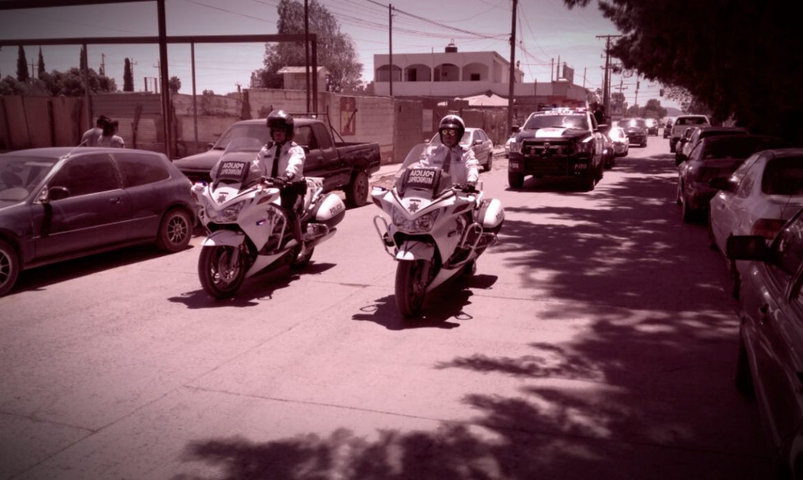 Corren a Novelo y Camarena de sepelio de agente asesinado