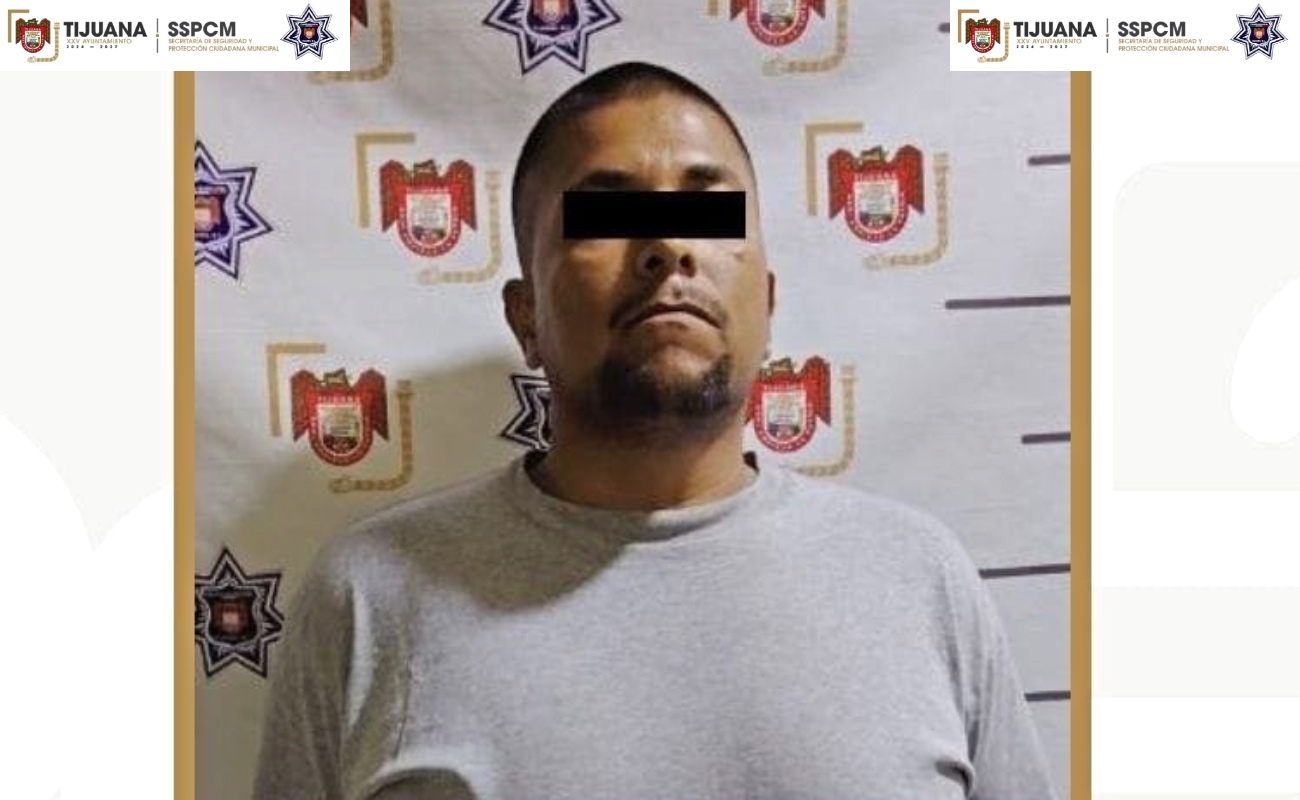 Golpea a su pareja sentimental y amenaza con un cuchillo a menor que la defendió; está detenido