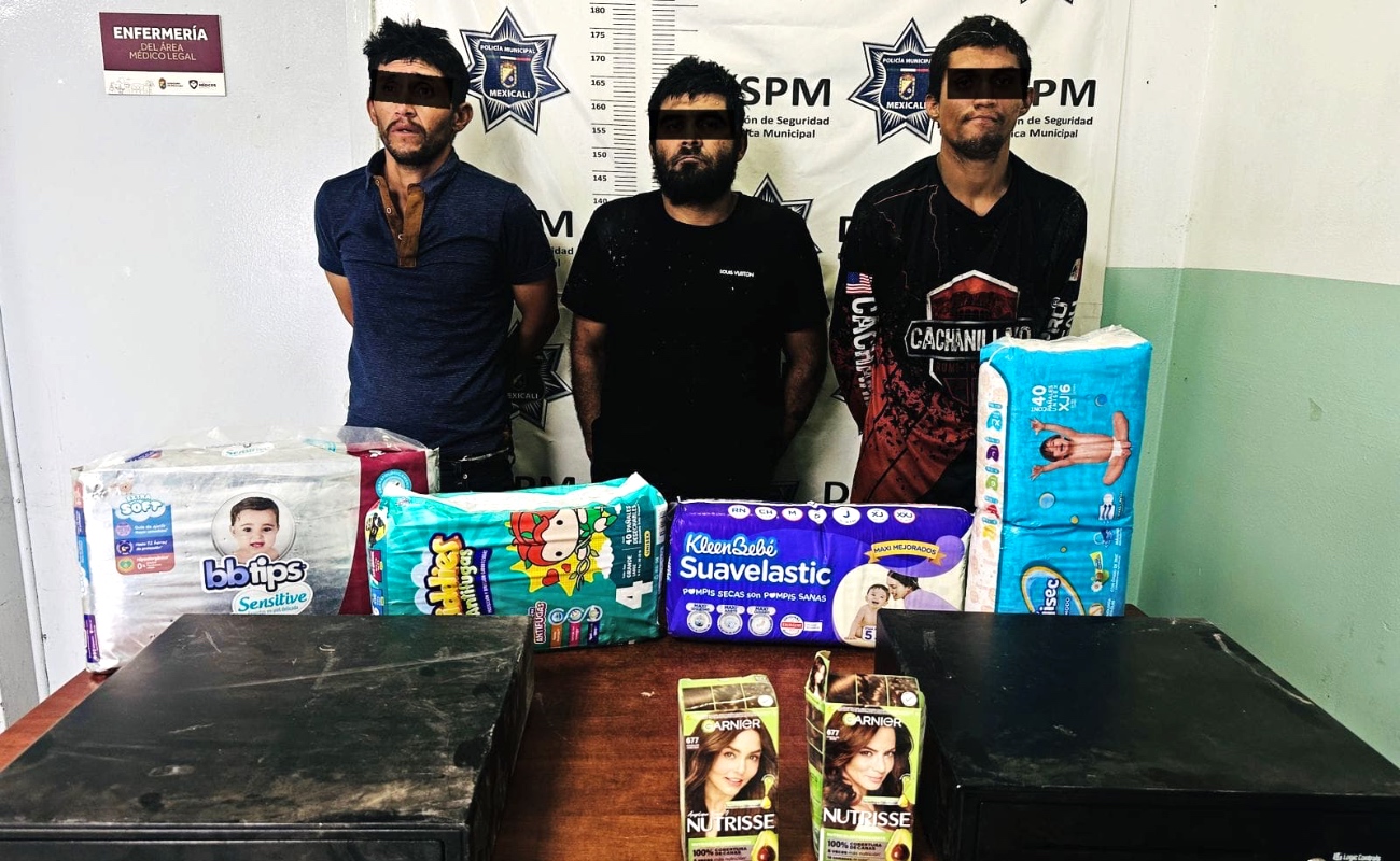 Cae trío por daños y robo a farmacia